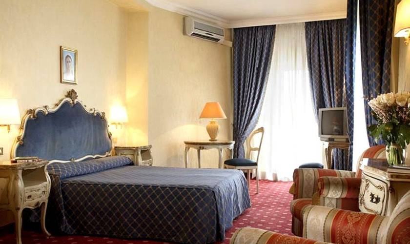 Standard triple room Eliseo Hotel Rome Standard triple room Eliseo Hotel Rome