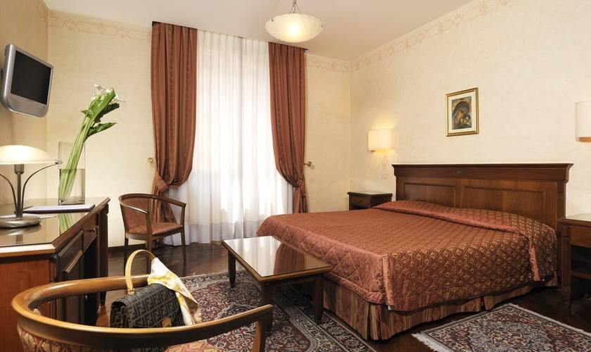 Habitación cuádruple estándar Hotel Torino Roma Habitación cuádruple estándar Hotel Torino Roma