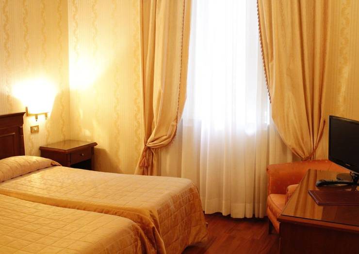 Standard double room Torino Hotel Rome Standard double room Torino Hotel Rome