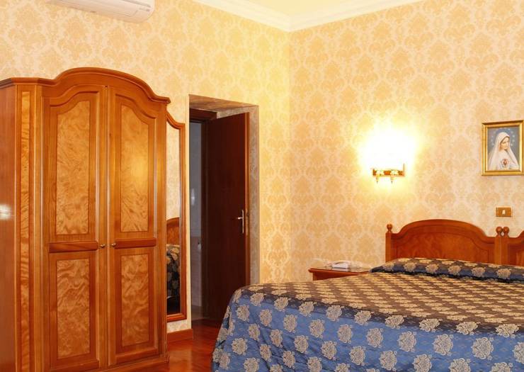 Habitación doble estándar de uso individual Hotel Pace Helvezia Roma
