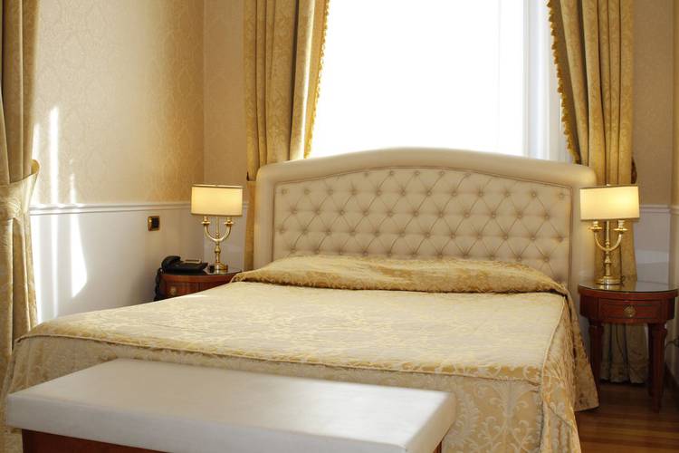 Chambre triple standard hôtel villa pinciana rome Chambre triple standard hôtel villa pinciana rome