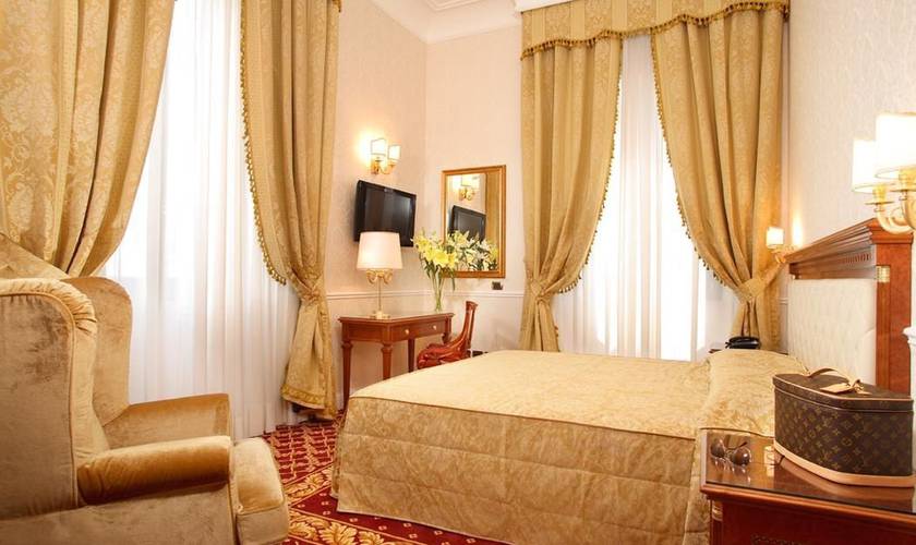 Standard quadruple room Villa Pinciana Hotel Rome