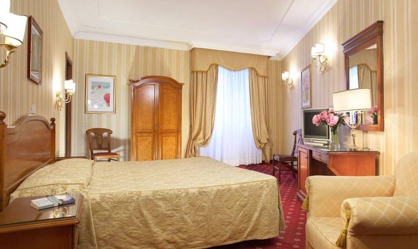 Standard quadruple room Genio Hotel Rome Standard quadruple room Genio Hotel Rome