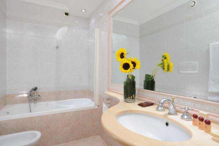 Habitación cuádruple estándar Hotel Torino Roma Habitación cuádruple estándar Hotel Torino Roma
