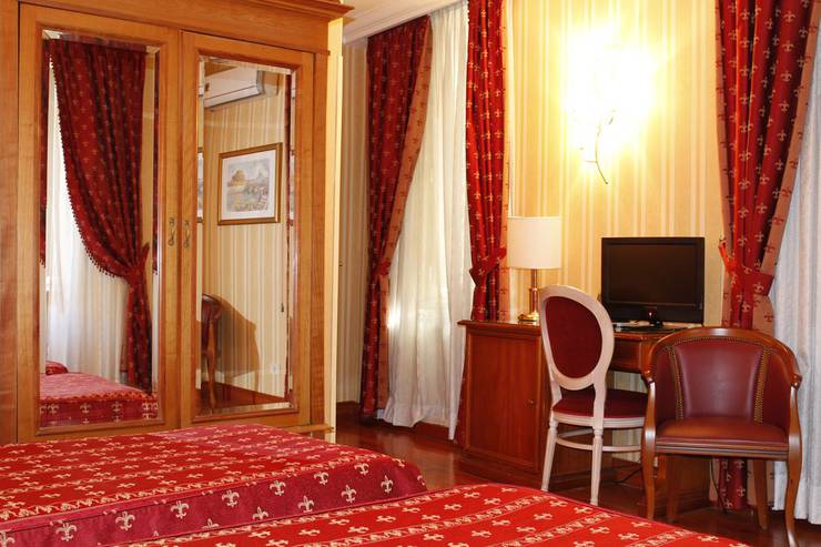 Camera quadrupla standard Hotel Sistina Roma Camera quadrupla standard Hotel Sistina Roma