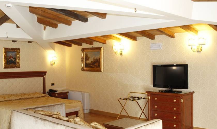 Standard quadruple room Villa Pinciana Hotel Rome Standard quadruple room Villa Pinciana Hotel Rome