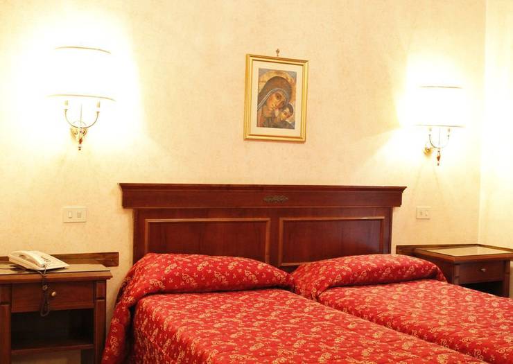 Standard triple room Torino Hotel Rome Standard triple room Torino Hotel Rome