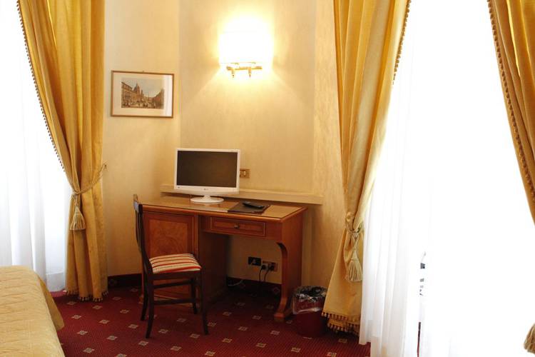 Standard quadruple room viminale hotel rome Standard quadruple room viminale hotel rome
