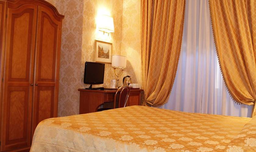 Chambre simple Hôtel Pace Helvezia Rome