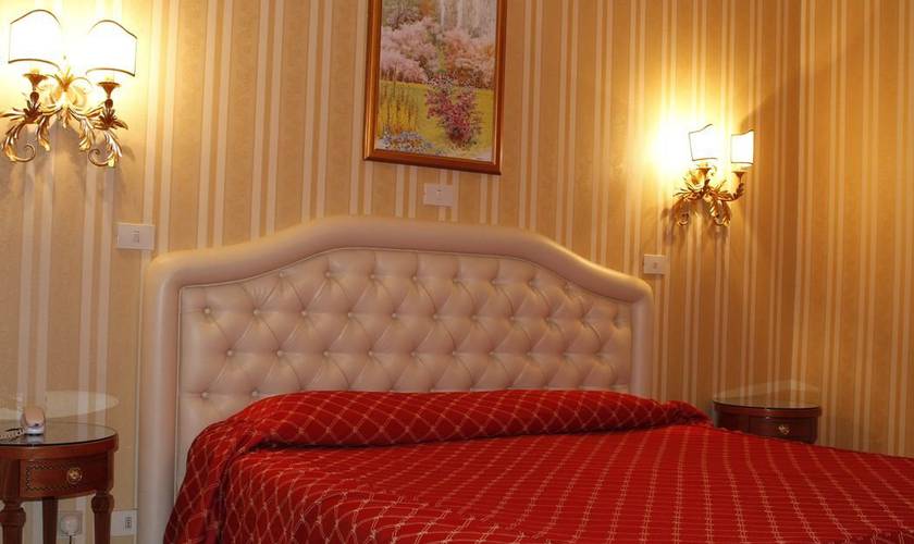 Chambre simple Hotel Sistina Rome Chambre simple Hotel Sistina Rome