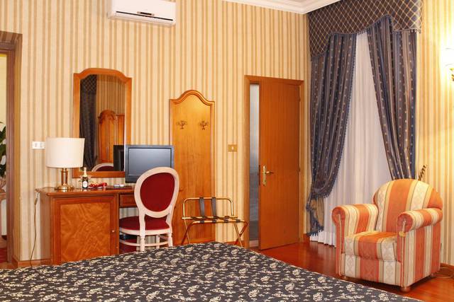 Standard double room for single use Sistina Hotel Rome