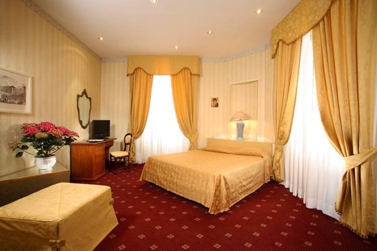 Standard quadruple room viminale hotel rome Standard quadruple room viminale hotel rome