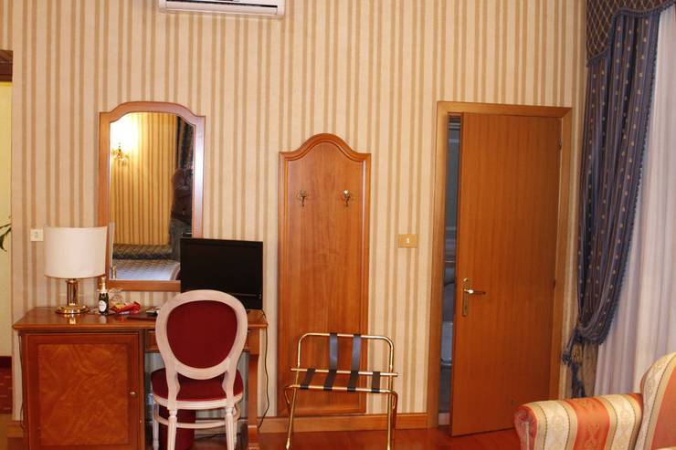 Camera tripla standard Hotel Sistina Roma Camera tripla standard Hotel Sistina Roma