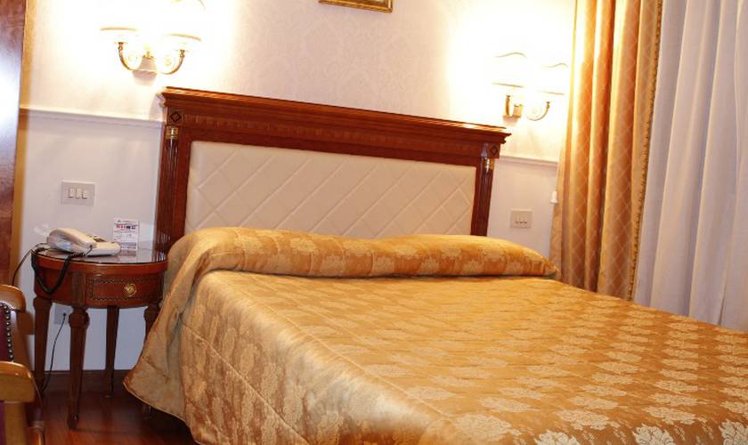 Camera doppia standard per uso singola Hotel Genio Roma Camera doppia standard per uso singola Hotel Genio Roma