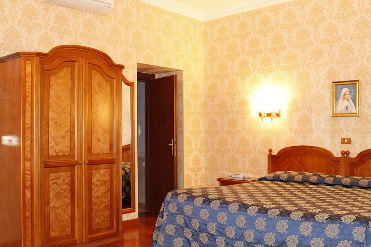 Standard double room for single use Pace Helvezia Hotel Rome Standard double room for single use Pace Helvezia Hotel Rome