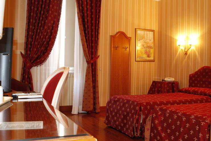 Camera quadrupla standard Hotel Sistina Roma Camera quadrupla standard Hotel Sistina Roma