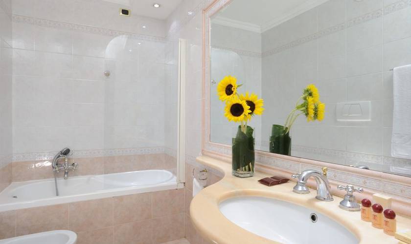 Habitación cuádruple estándar Hotel Torino Roma Habitación cuádruple estándar Hotel Torino Roma