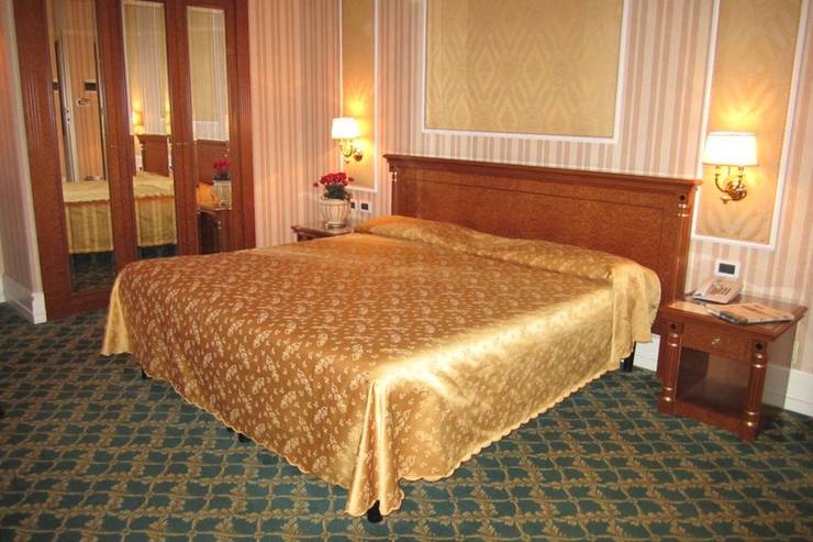 Standard quadruple room gallia hotel rome Standard quadruple room gallia hotel rome