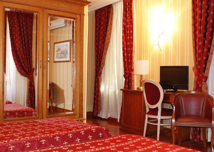 Habitación cuádruple estándar Hotel Sistina Roma