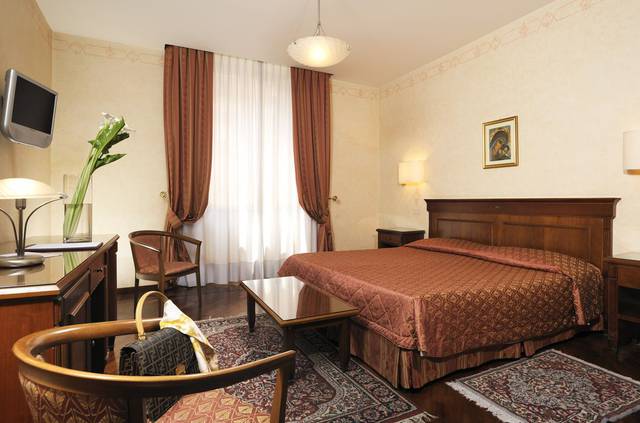 Habitación cuádruple estándar Hotel Torino Roma