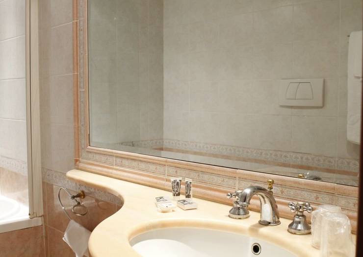 Standard double room for single use Torino Hotel Rome Standard double room for single use Torino Hotel Rome