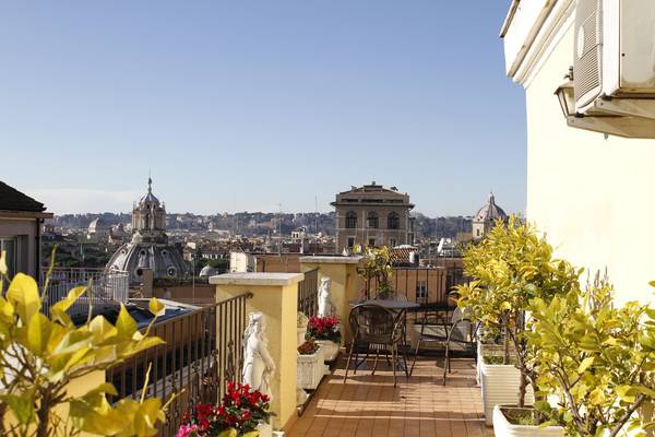 Terrasse Pace Helvezia Hotel in Rom