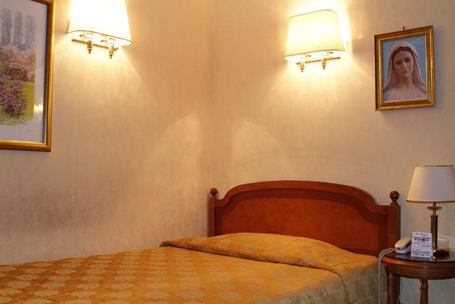Chambre simple Hôtel Pace Helvezia Rome