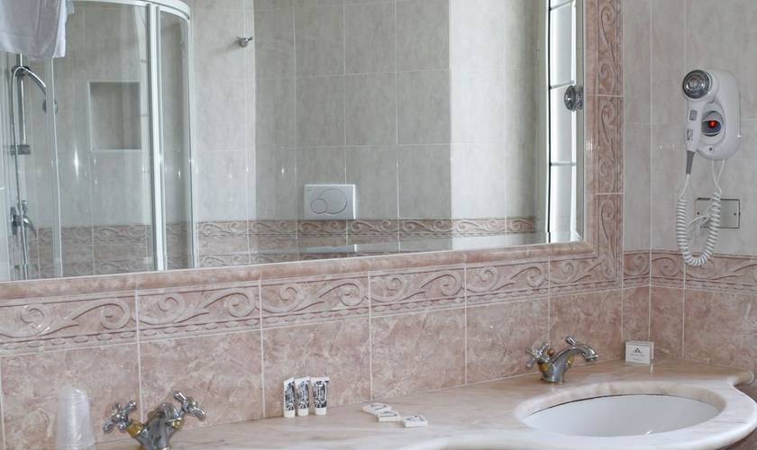 Standard quadruple room Eliseo Hotel Rome Standard quadruple room Eliseo Hotel Rome