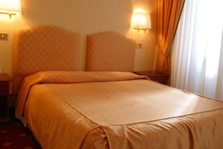 Standard double room for single use siviglia hotel rome Standard double room for single use siviglia hotel rome