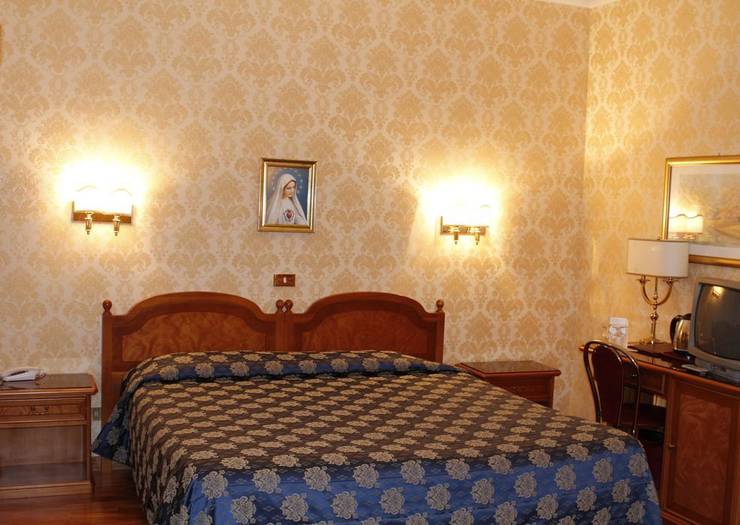 Standard double room for single use Pace Helvezia Hotel Rome Standard double room for single use Pace Helvezia Hotel Rome