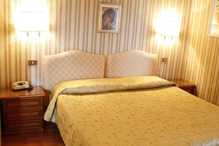 Standard double room viminale hotel rome Standard double room viminale hotel rome