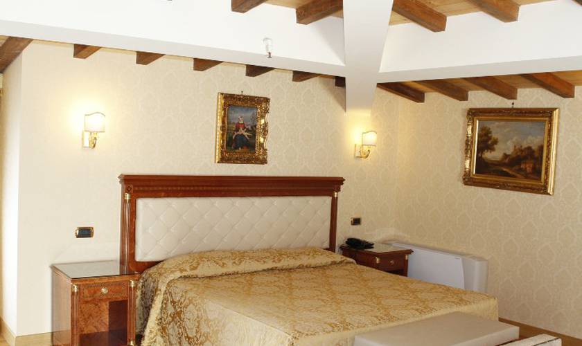 Standard double room Villa Pinciana Hotel Rome