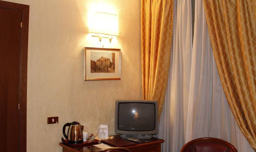 Chambre simple Hôtel Pace Helvezia Rome