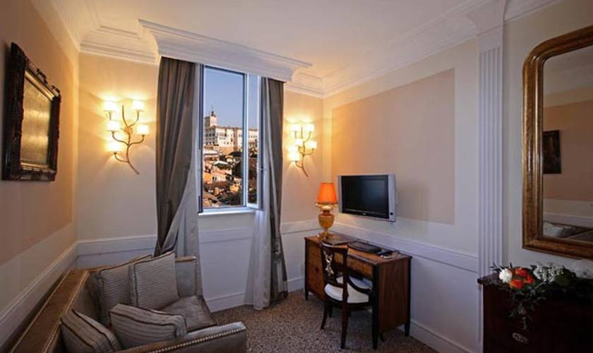 Camera doppia standard per uso singola Boutique Hotel Trevi Roma Camera doppia standard per uso singola Boutique Hotel Trevi Roma