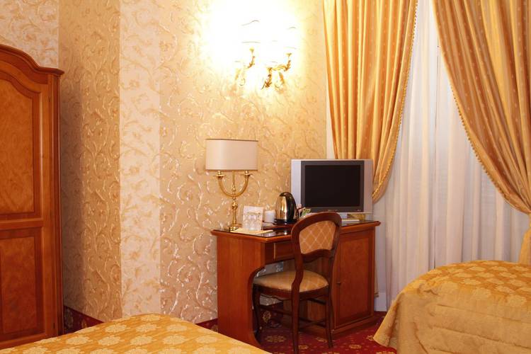 Room Pace Helvezia Hotel Rome