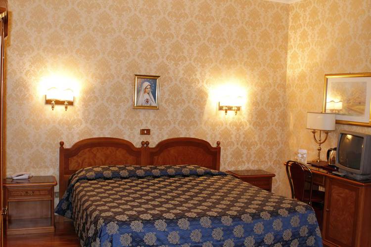 Chambre double standard à usage individuel hôtel pace helvezia rome Chambre double standard à usage individuel hôtel pace helvezia rome
