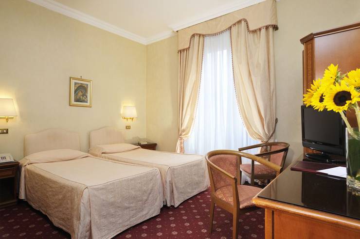 Standard double room Torino Hotel Rome Standard double room Torino Hotel Rome
