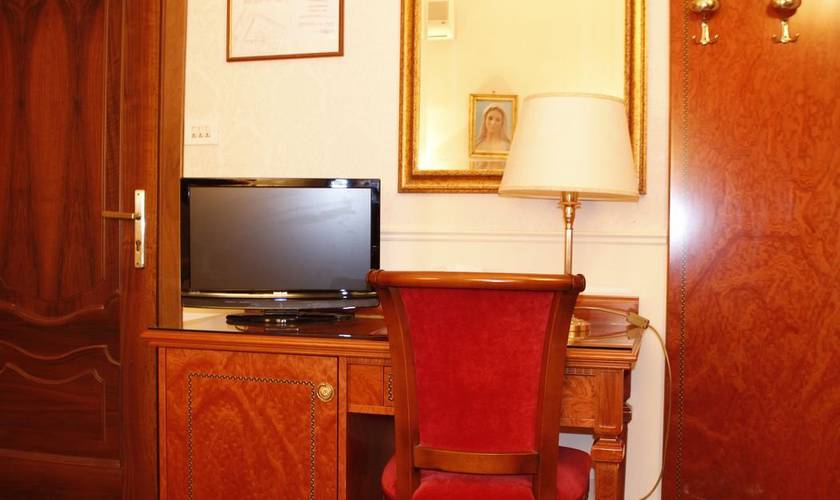 Camera doppia standard per uso singola Hotel Genio Roma Camera doppia standard per uso singola Hotel Genio Roma