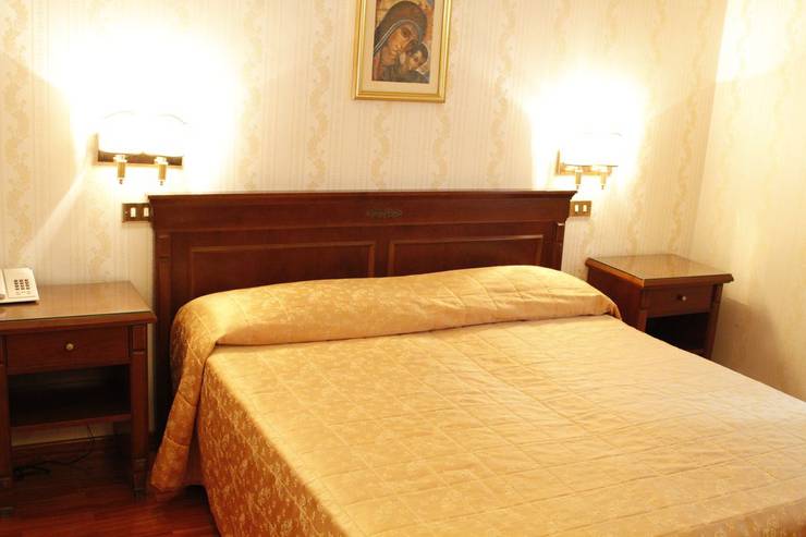 Standard double room for single use Torino Hotel Rome Standard double room for single use Torino Hotel Rome