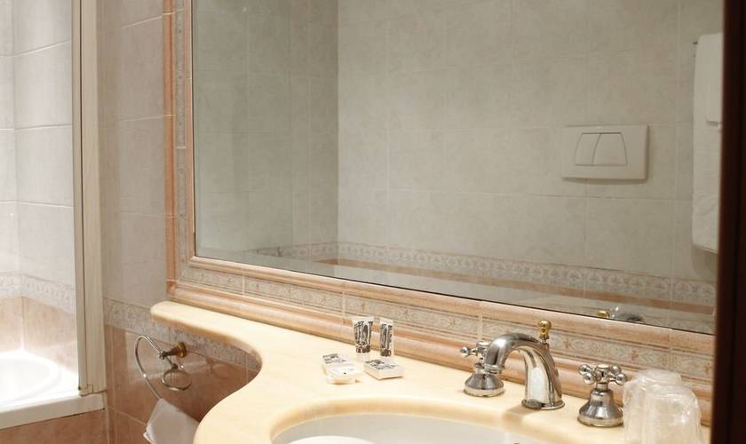 Standard double room for single use Torino Hotel Rome Standard double room for single use Torino Hotel Rome