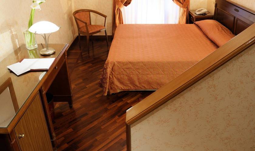 Habitación cuádruple estándar Hotel Torino Roma Habitación cuádruple estándar Hotel Torino Roma
