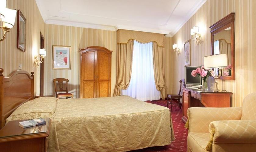Habitación Cuádruple Estándar Hotel Genio Roma Habitación Cuádruple Estándar Hotel Genio Roma